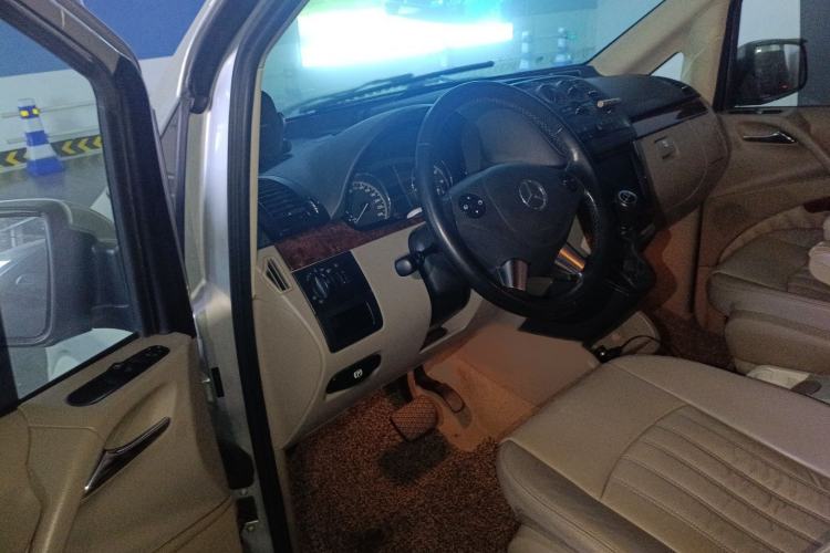 Used Mercedes-Benz Viano 2013 3.0L Hospitality Edition Interior 3