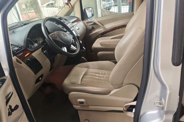 Used Mercedes-Benz Viano 2013 3.0L Navigator Edition Left Front Seat