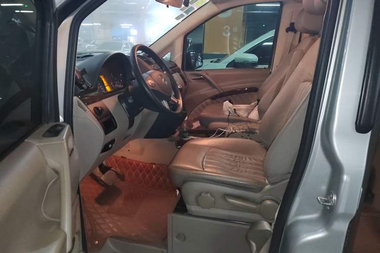 Used Mercedes-Benz Viano 2013 3.0L Navigator Edition Left Front Seat