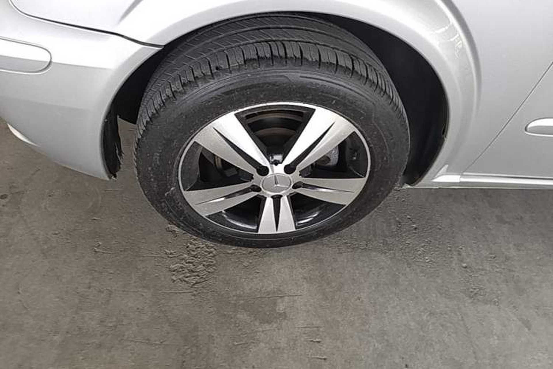 Used Mercedes-Benz Viano 2013 3.0L Comfort Edition Left Front Wheel Hub