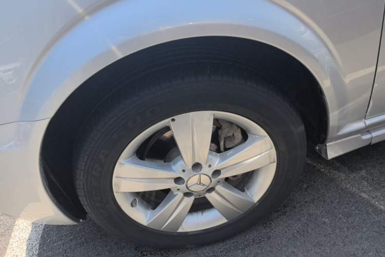 Used Mercedes-Benz Viano 2013 3.0L Comfort Edition Left Front Wheel Hub