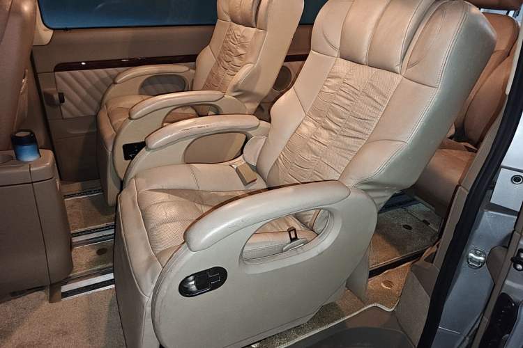 Used Mercedes-Benz Viano 2013 3.0L Navigator Edition Left Rear Seat