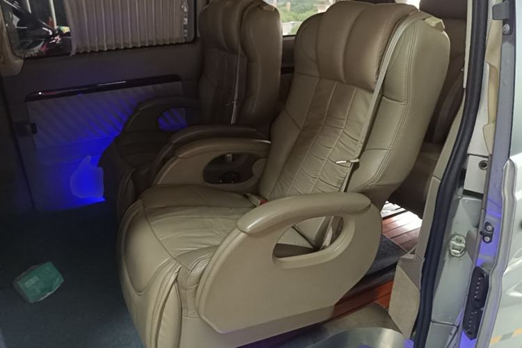 Used Mercedes-Benz Viano 2013 3.0L Hospitality Edition Left Rear Seat