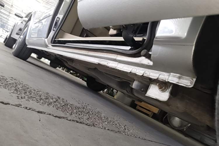 Used Mercedes-Benz Viano 2013 3.0L Comfort Edition Left Side Sill