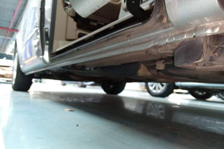 Used Mercedes-Benz Viano 2013 3.0L Comfort Edition Left Side Sill