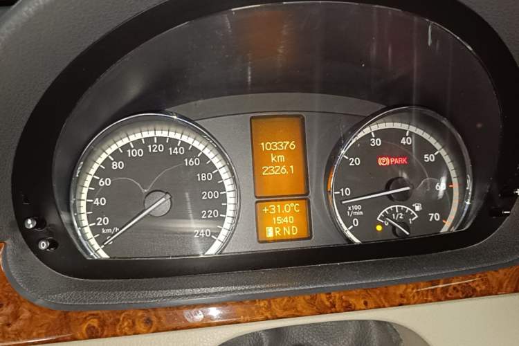 Used Mercedes-Benz Viano 2013 3.0L Hospitality Edition Odometer Close Up