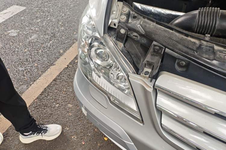 Used Mercedes-Benz Viano 2013 3.0L Navigator Edition Right Front Headlight