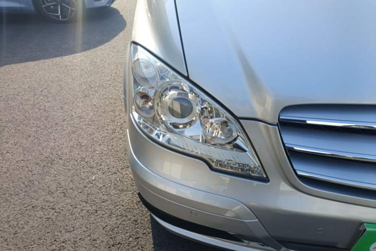 Used Mercedes-Benz Viano 2013 3.0L Comfort Edition Right Front Headlight