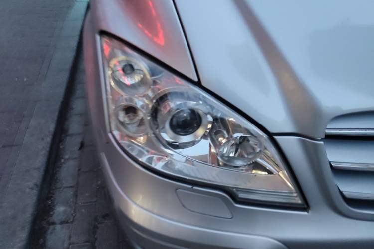 Used Mercedes-Benz Viano 2013 3.0L Navigator Edition Right Front Headlight