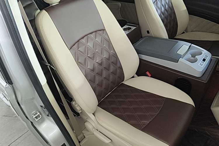 Used Mercedes-Benz Viano 2013 3.0L Comfort Edition Right Front Seat