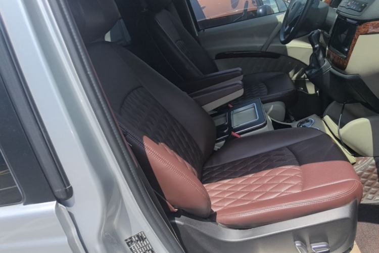 Used Mercedes-Benz Viano 2013 3.0L Comfort Edition Right Front Seat