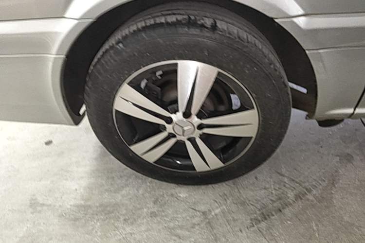 Used Mercedes-Benz Viano 2013 3.0L Comfort Edition Right Rear Wheel Hub