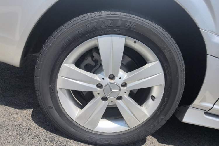 Used Mercedes-Benz Viano 2013 3.0L Comfort Edition Right Rear Wheel Hub
