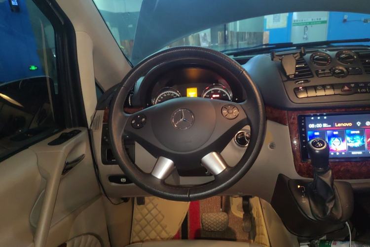 Used Mercedes-Benz Viano 2013 3.0L Hospitality Edition Steering Wheel