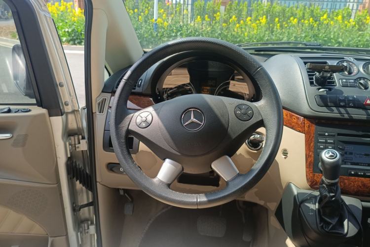 Used Mercedes-Benz Viano 2013 3.0L Comfort Edition Steering Wheel