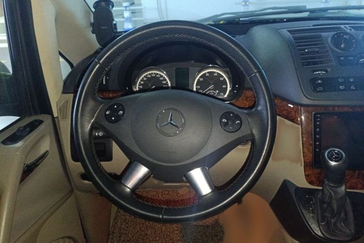 Used Mercedes-Benz Viano 2013 3.0L Hospitality Edition Steering Wheel