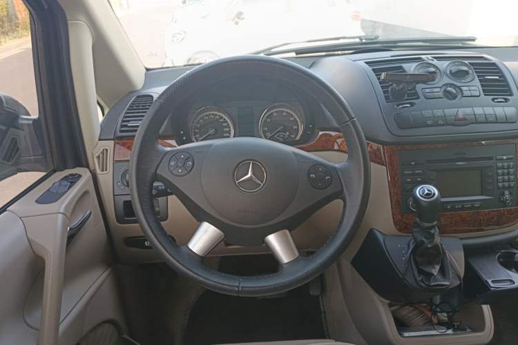 Used Mercedes-Benz Viano 2013 3.0L Comfort Edition Steering Wheel