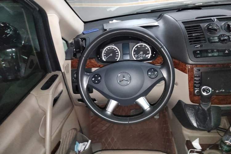 Used Mercedes-Benz Viano 2013 3.0L Navigator Edition Steering Wheel