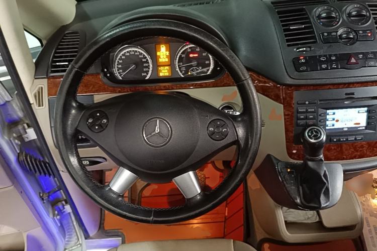 Used Mercedes-Benz Viano 2013 3.0L Hospitality Edition Steering Wheel