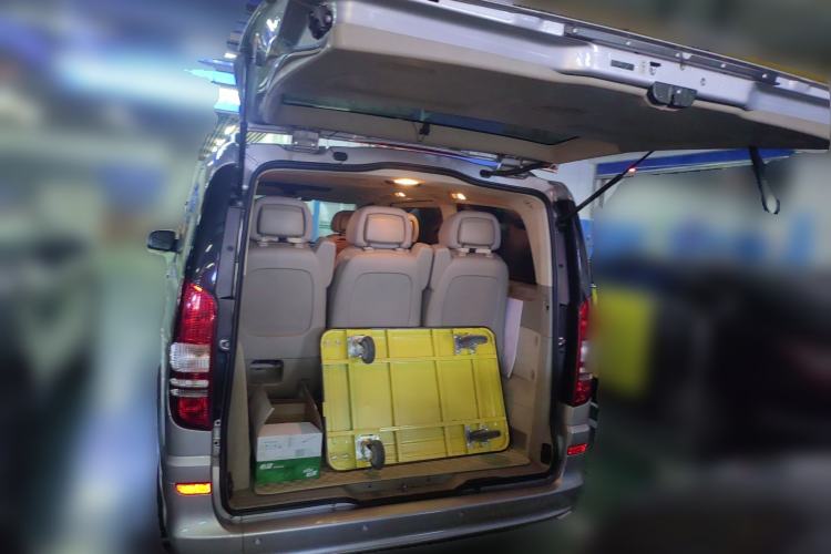 Used Mercedes-Benz Viano 2013 3.0L Hospitality Edition Trunk
