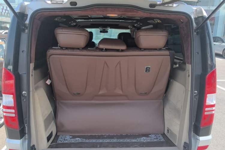 Used Mercedes-Benz Viano 2013 3.0L Comfort Edition Trunk