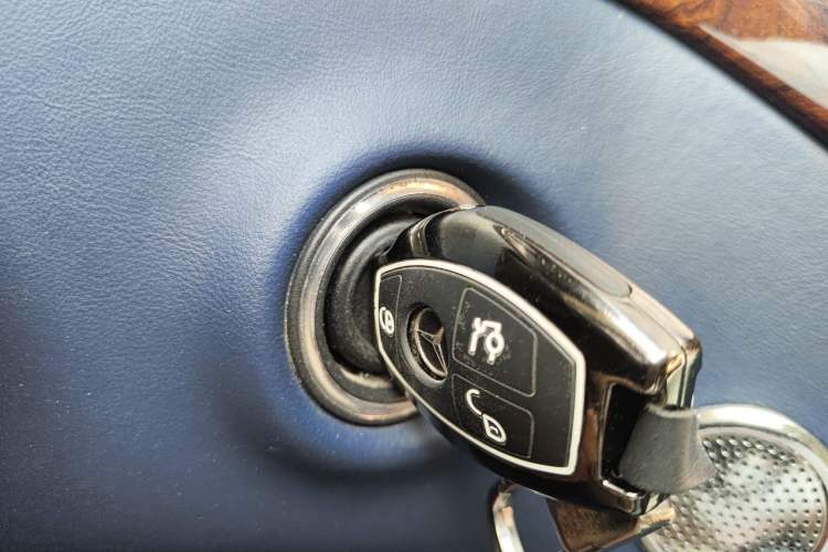 Used Mercedes-Benz Viano 2013 3.0L Comfort Edition Vehicle Key