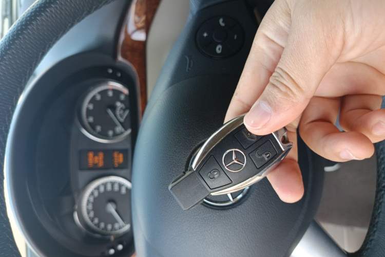 Used Mercedes-Benz Viano 2013 3.0L Comfort Edition Vehicle Key