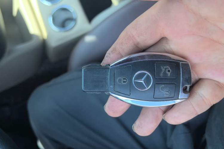 Used Mercedes-Benz Viano 2013 3.0L Comfort Edition Vehicle Key