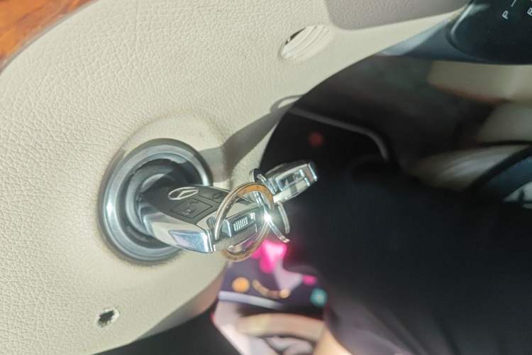 Used Mercedes-Benz Viano 2013 3.0L Comfort Edition Vehicle Key
