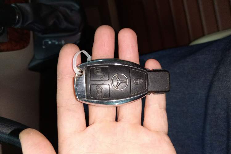 Used Mercedes-Benz Viano 2013 3.0L Comfort Edition Vehicle Key