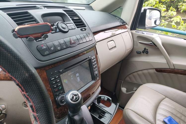 Used Mercedes-Benz Viano 2013 3.0L Navigator Edition Audio And AC Panel