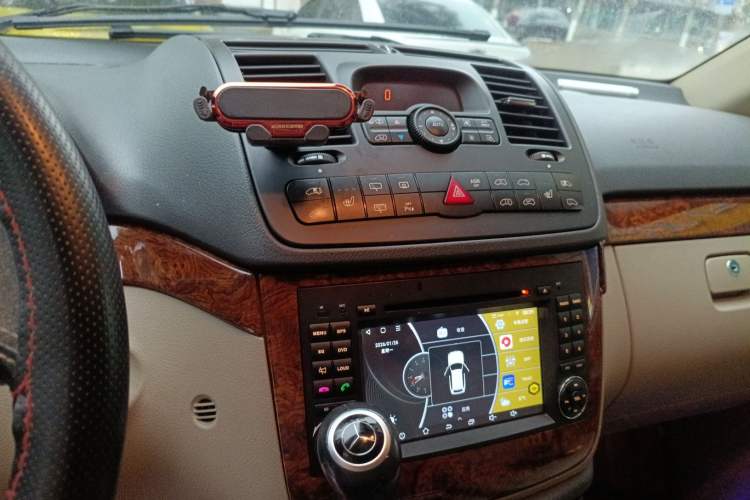Used Mercedes-Benz Viano 2013 3.0L Navigator Edition Audio And AC Panel