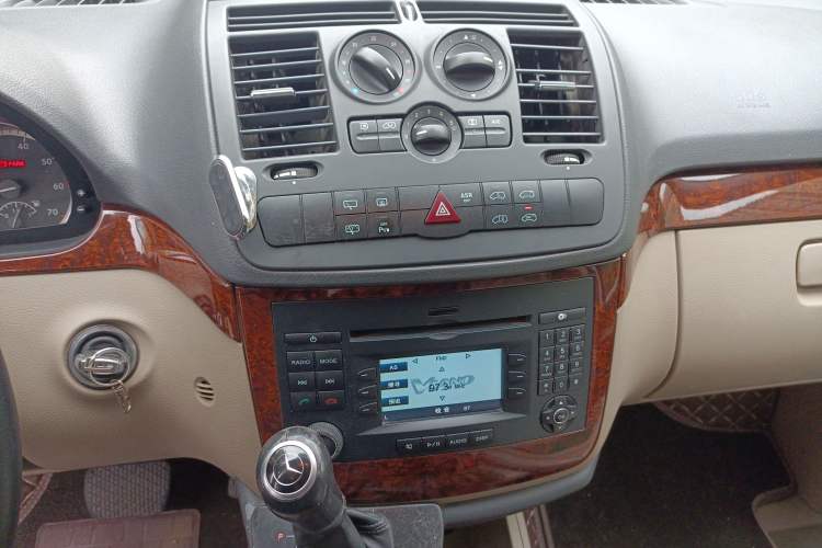 Used Mercedes-Benz Viano 2013 3.0L Comfort Edition Audio And AC Panel