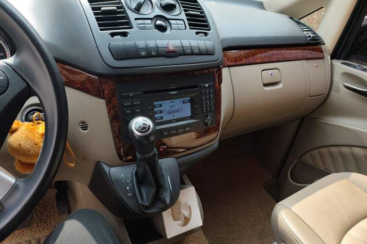 Used Mercedes-Benz Viano 2013 3.0L Comfort Edition Audio And AC Panel