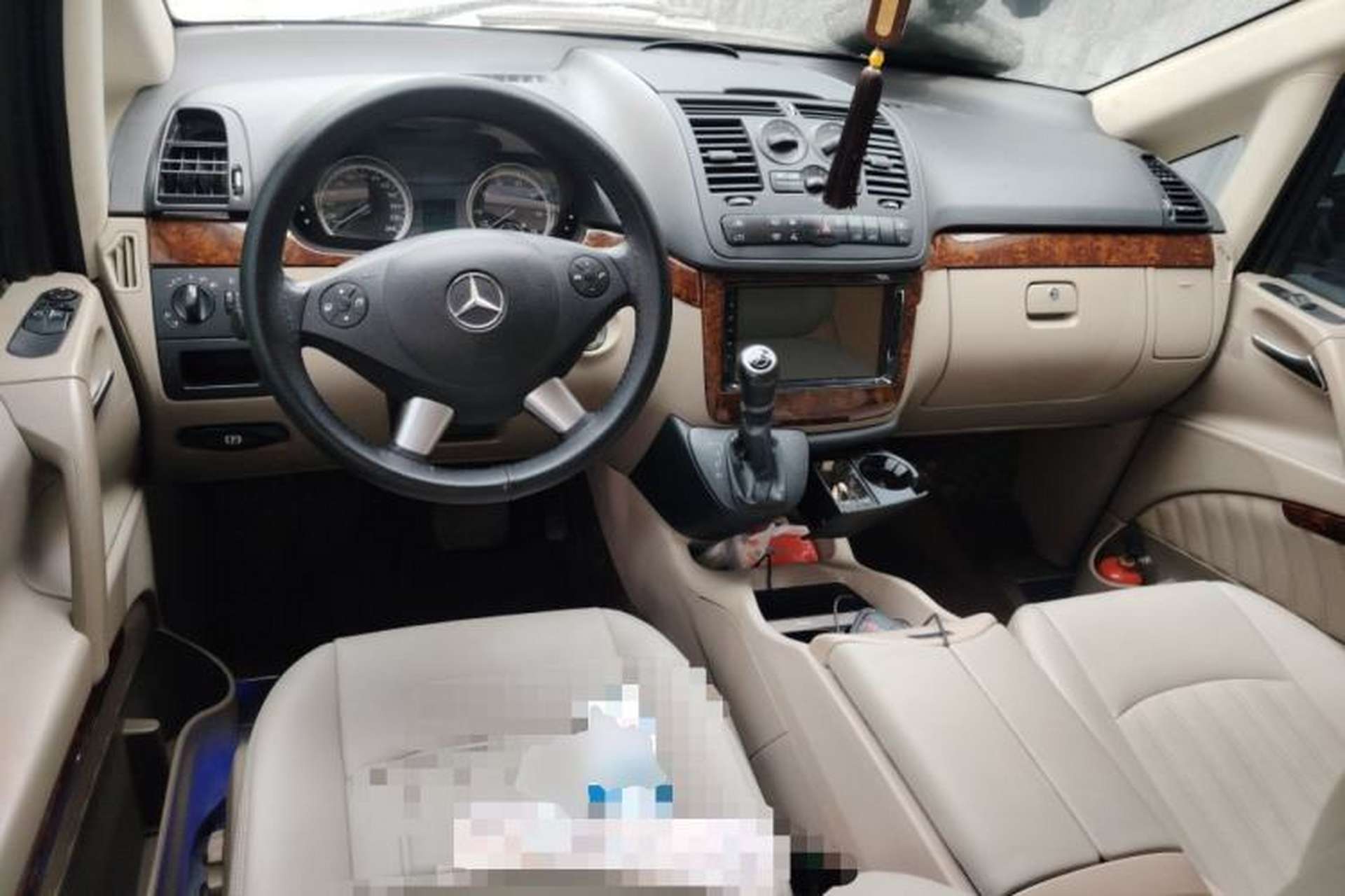 Used Mercedes-Benz Viano 2013 3.0L Comfort Edition Center Console