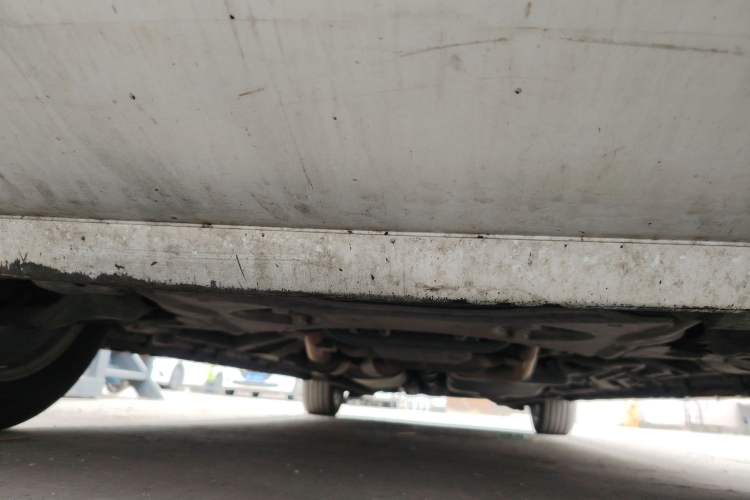 Used Mercedes-Benz Viano 2013 3.0L Comfort Edition Chassis Front