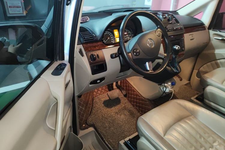 Used Mercedes-Benz Viano 2013 3.0L Hospitality Edition Driver Seat