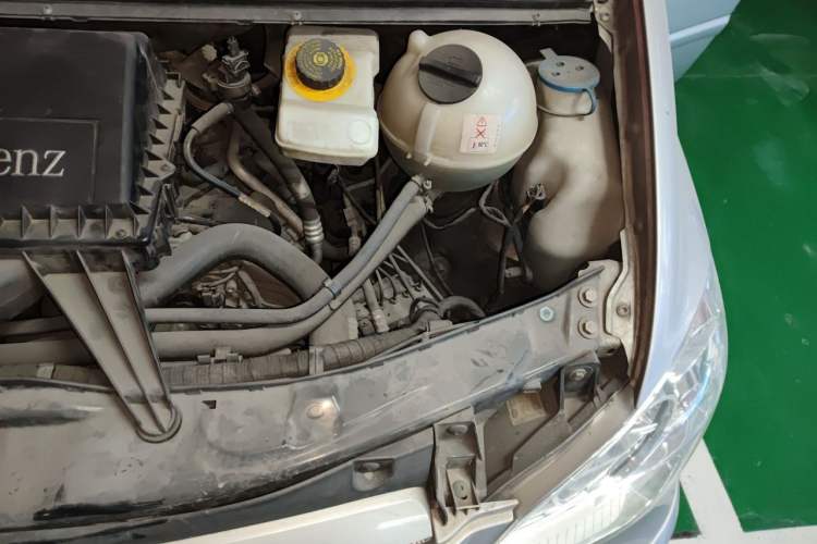 Used Mercedes-Benz Viano 2013 3.0L Hospitality Edition Engine Bay Left