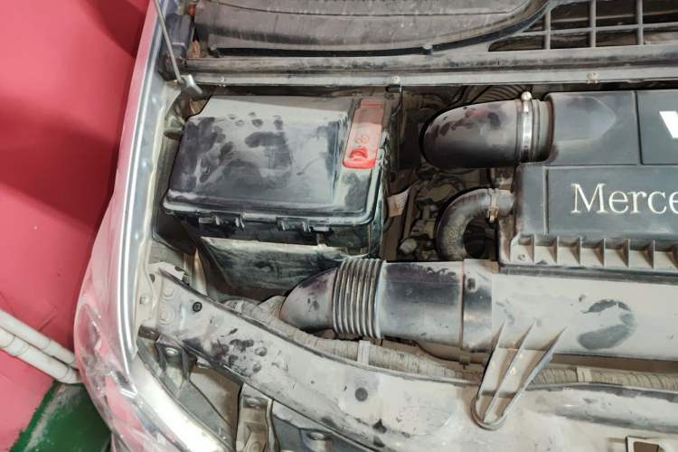Used Mercedes-Benz Viano 2013 3.0L Hospitality Edition Engine Bay Right