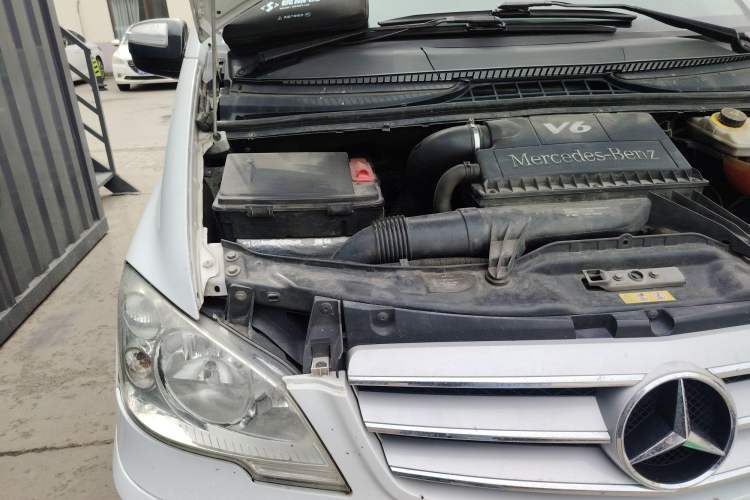 Used Mercedes-Benz Viano 2013 3.0L Comfort Edition Engine Bay Right