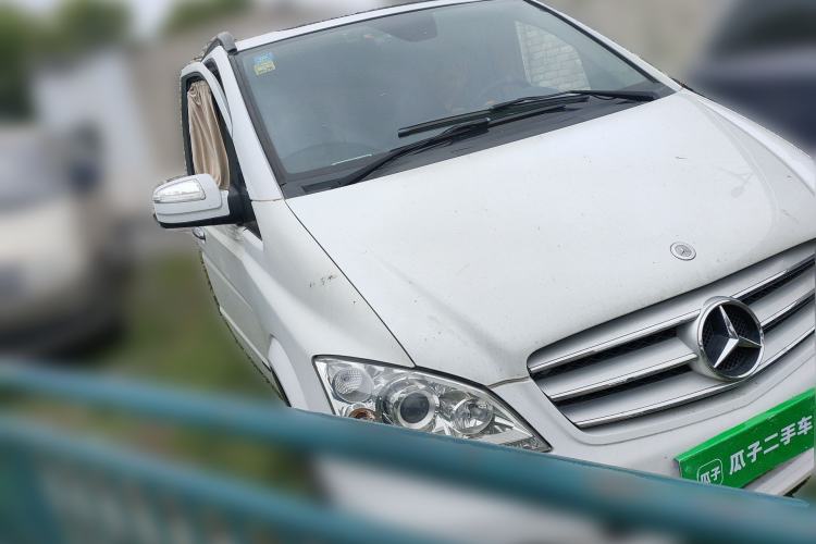 Used Mercedes-Benz Viano 2013 3.0L Navigator Edition Front Right 45 Deg