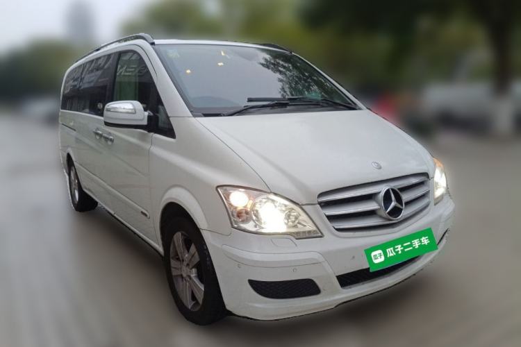 Used Mercedes-Benz Viano 2013 3.0L Navigator Edition Front Right 45 Deg