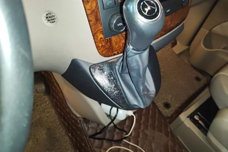 Used Mercedes-Benz Viano 2013 3.0L Hospitality Edition Gear Lever