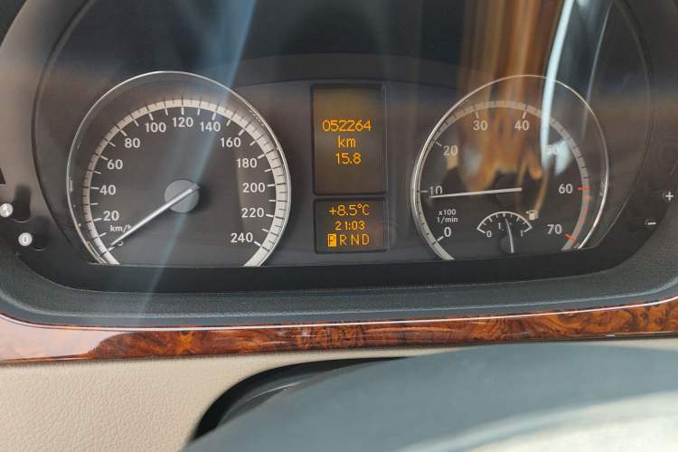 Used Mercedes-Benz Viano 2013 3.0L Comfort Edition Instrument Cluster