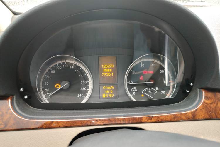 Used Mercedes-Benz Viano 2013 3.0L Comfort Edition Instrument Cluster