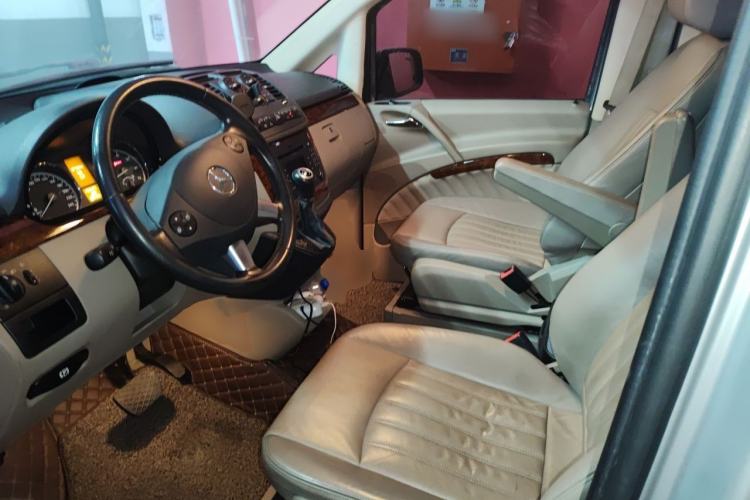 Used Mercedes-Benz Viano 2013 3.0L Hospitality Edition Left Front Seat