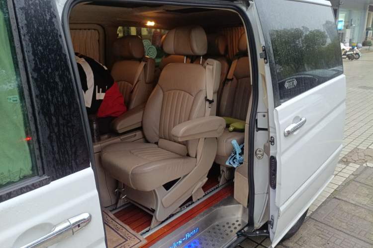 Used Mercedes-Benz Viano 2013 3.0L Navigator Edition Left Rear Seat