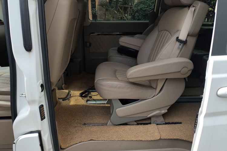 Used Mercedes-Benz Viano 2013 3.0L Comfort Edition Left Rear Seat