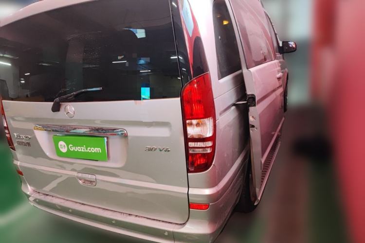 Used Mercedes-Benz Viano 2013 3.0L Hospitality Edition Rear Right 45 Deg