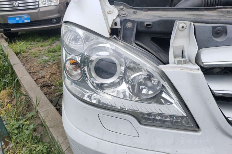 Used Mercedes-Benz Viano 2013 3.0L Navigator Edition Right Front Headlight